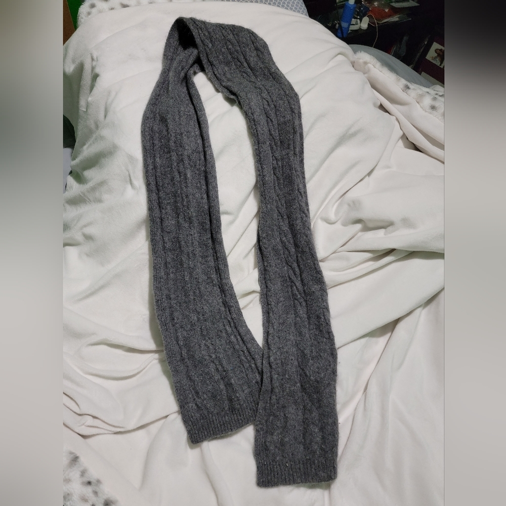 Charter Club 100% Cashmere scarf - Picture 3 of 4